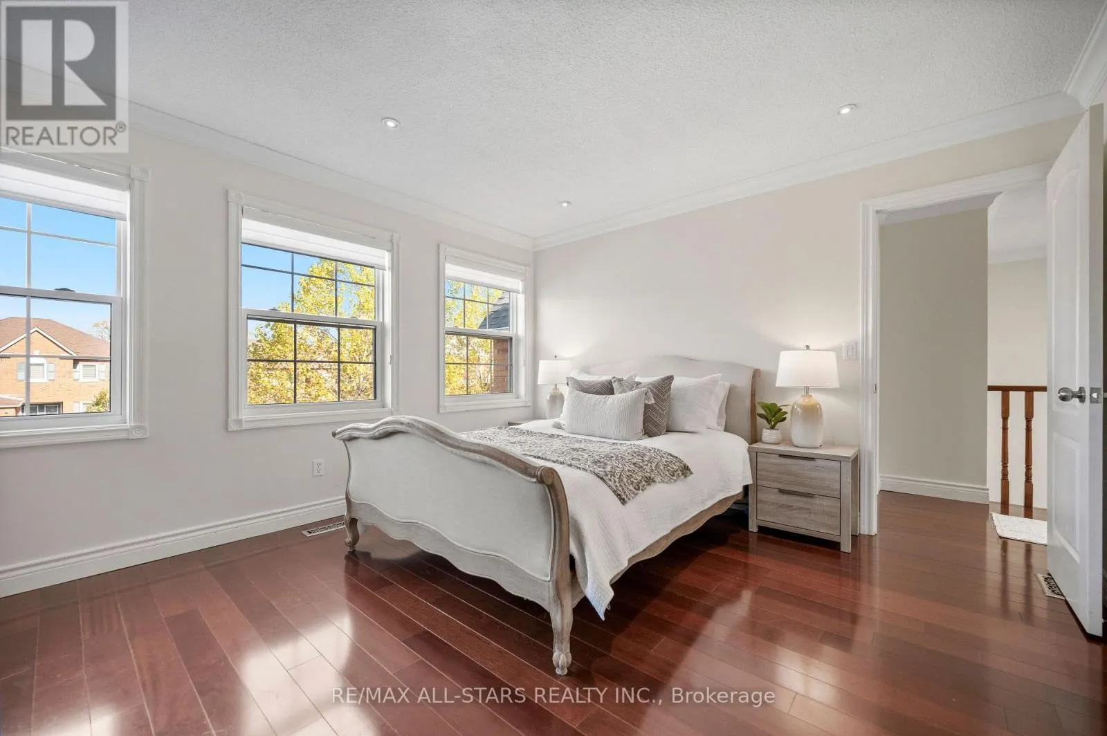 23 CHARRINGTON CRESCENT