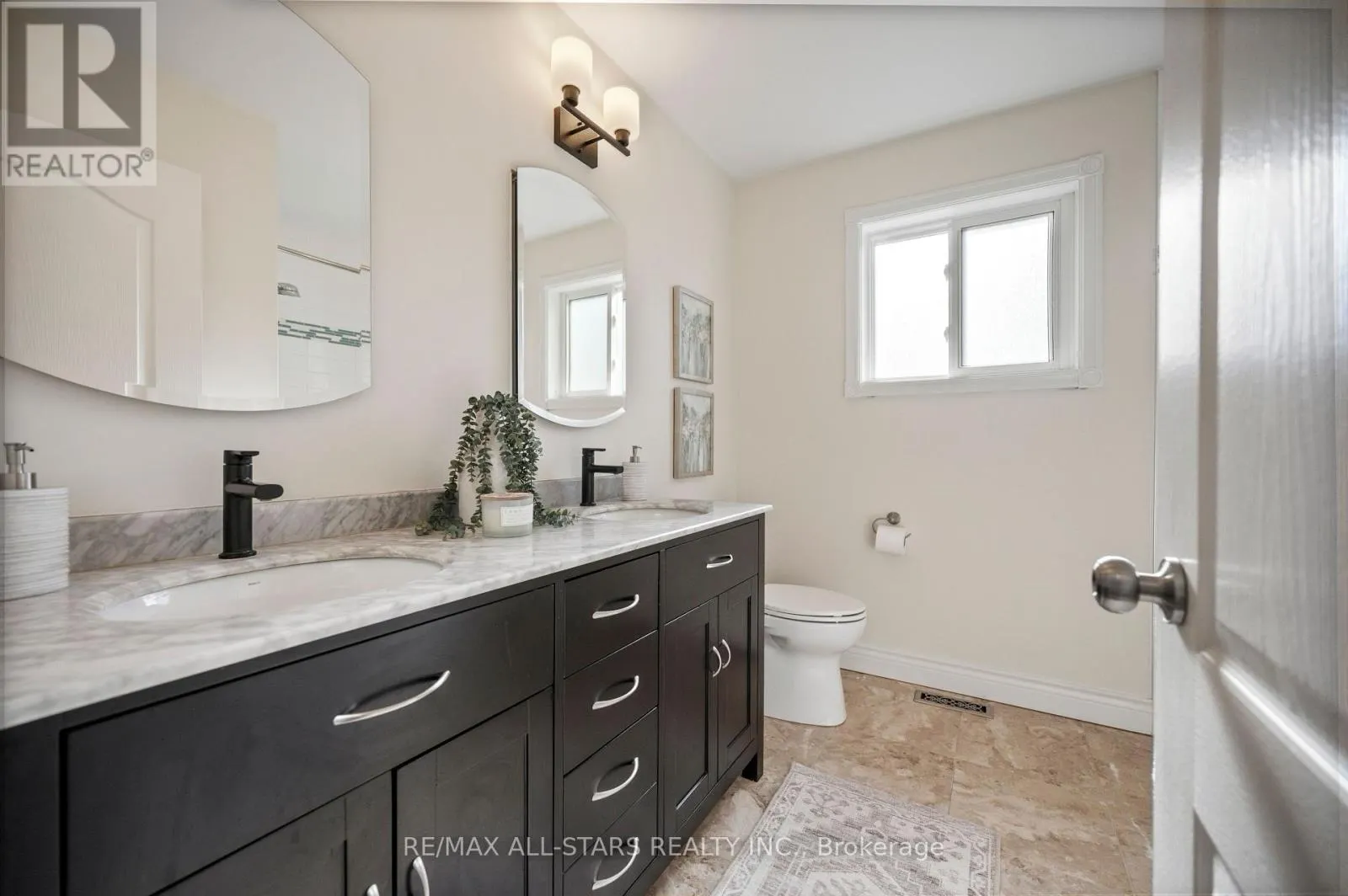 23 CHARRINGTON CRESCENT