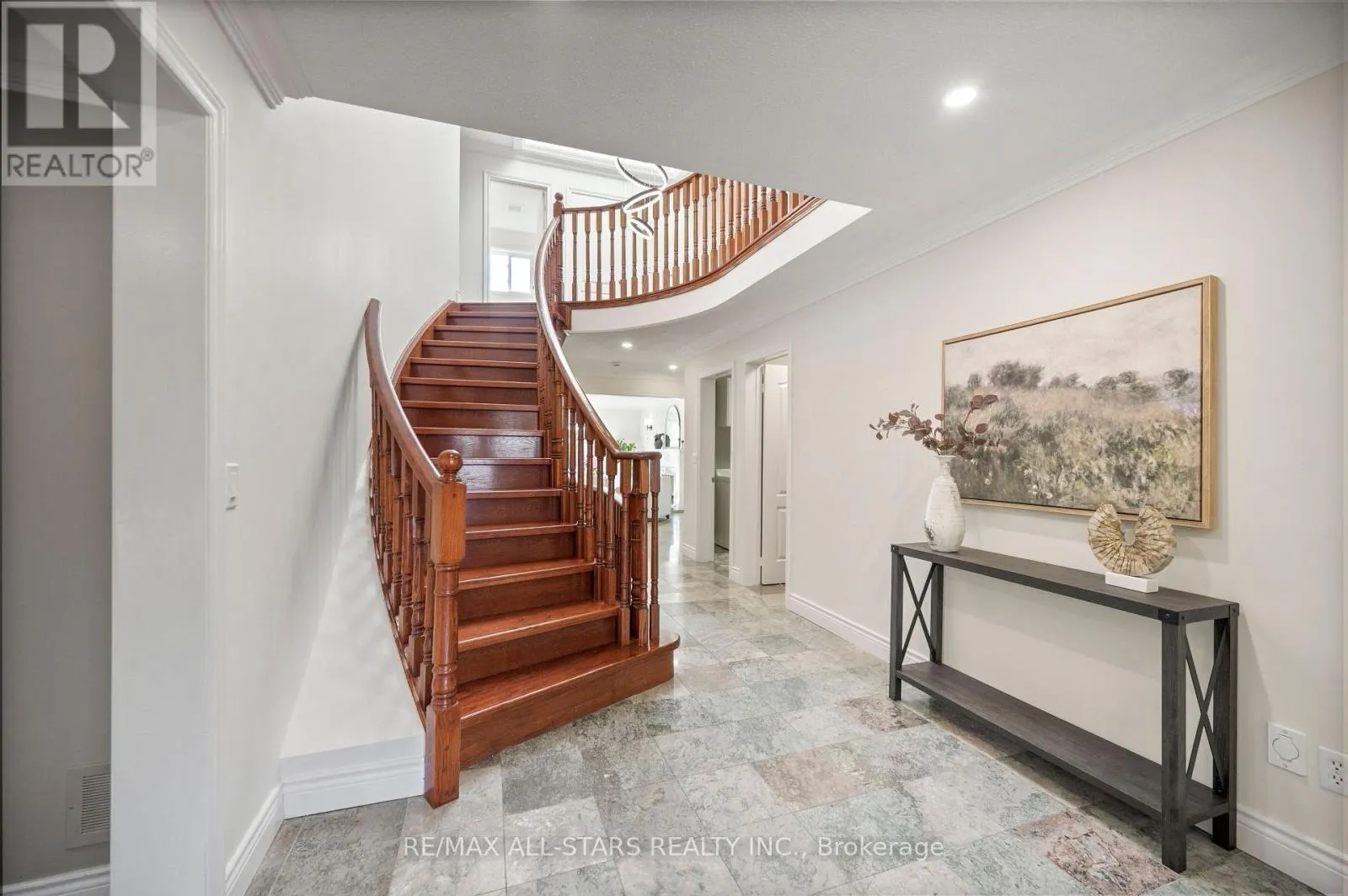 23 CHARRINGTON CRESCENT