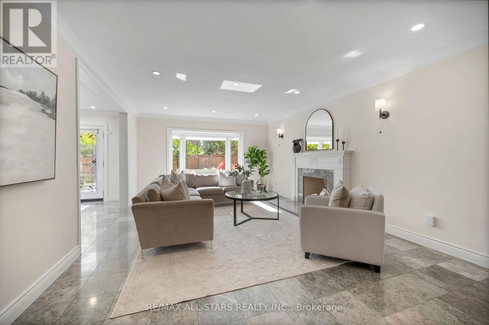 23 CHARRINGTON CRESCENT