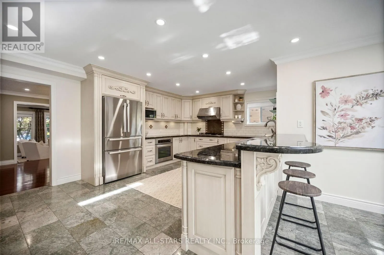 23 CHARRINGTON CRESCENT