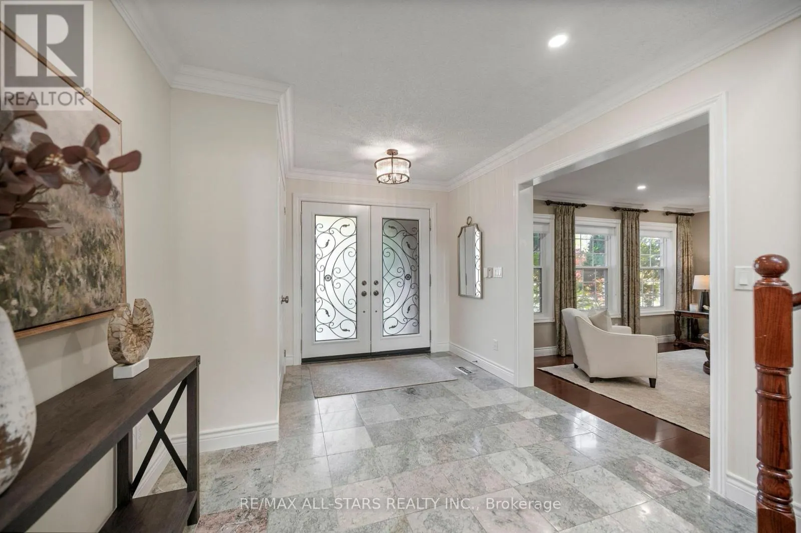23 CHARRINGTON CRESCENT