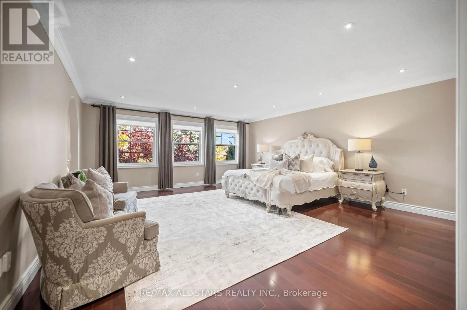 23 CHARRINGTON CRESCENT