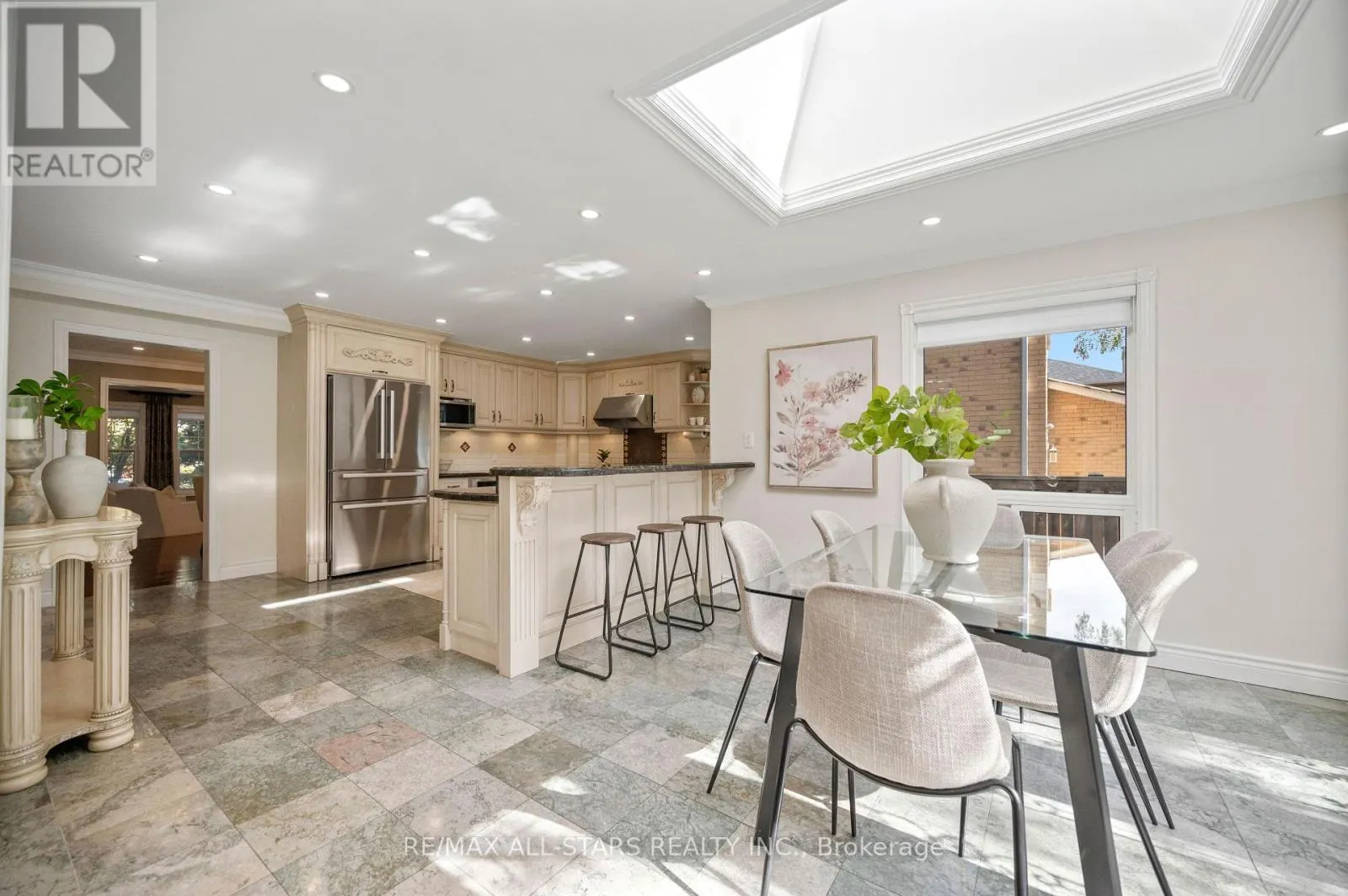 23 CHARRINGTON CRESCENT