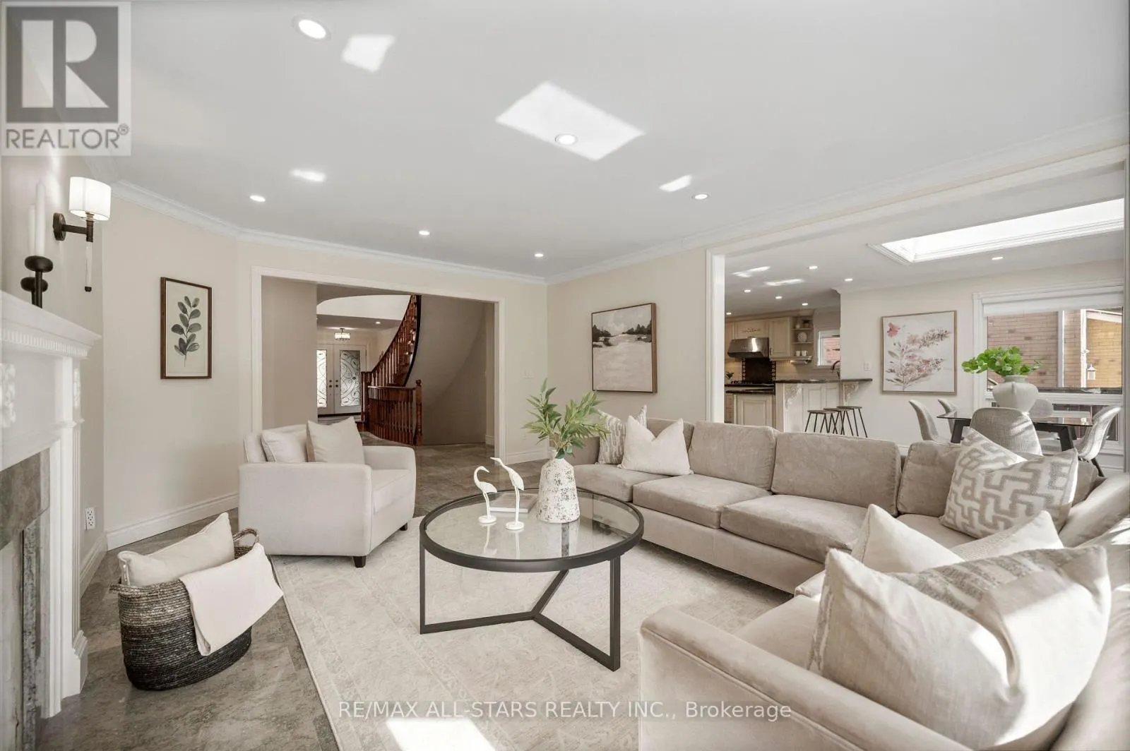 23 CHARRINGTON CRESCENT