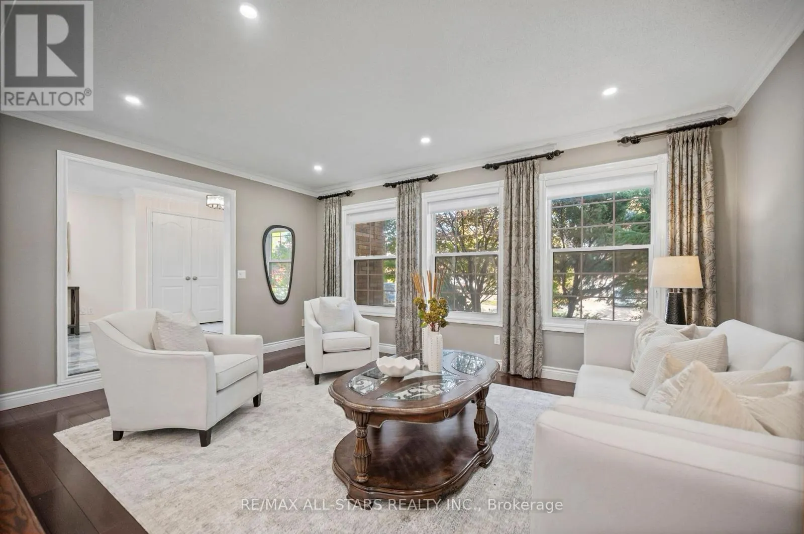 23 CHARRINGTON CRESCENT