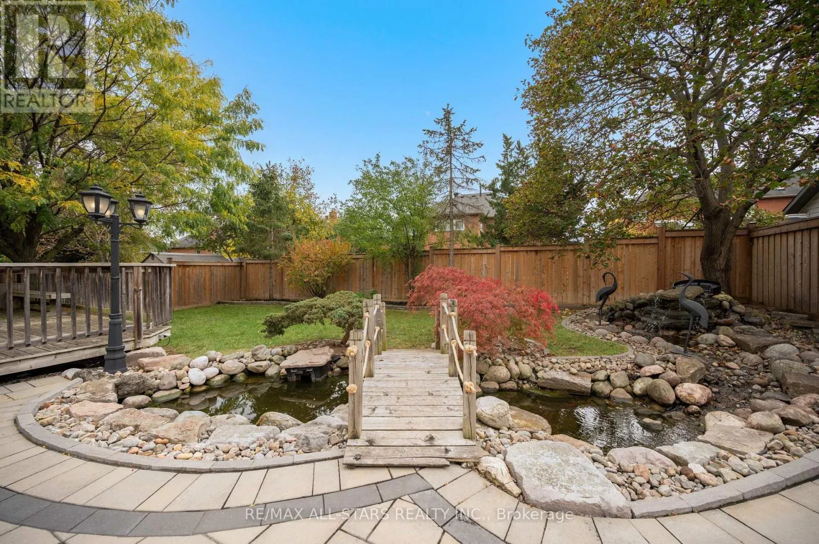 23 CHARRINGTON CRESCENT