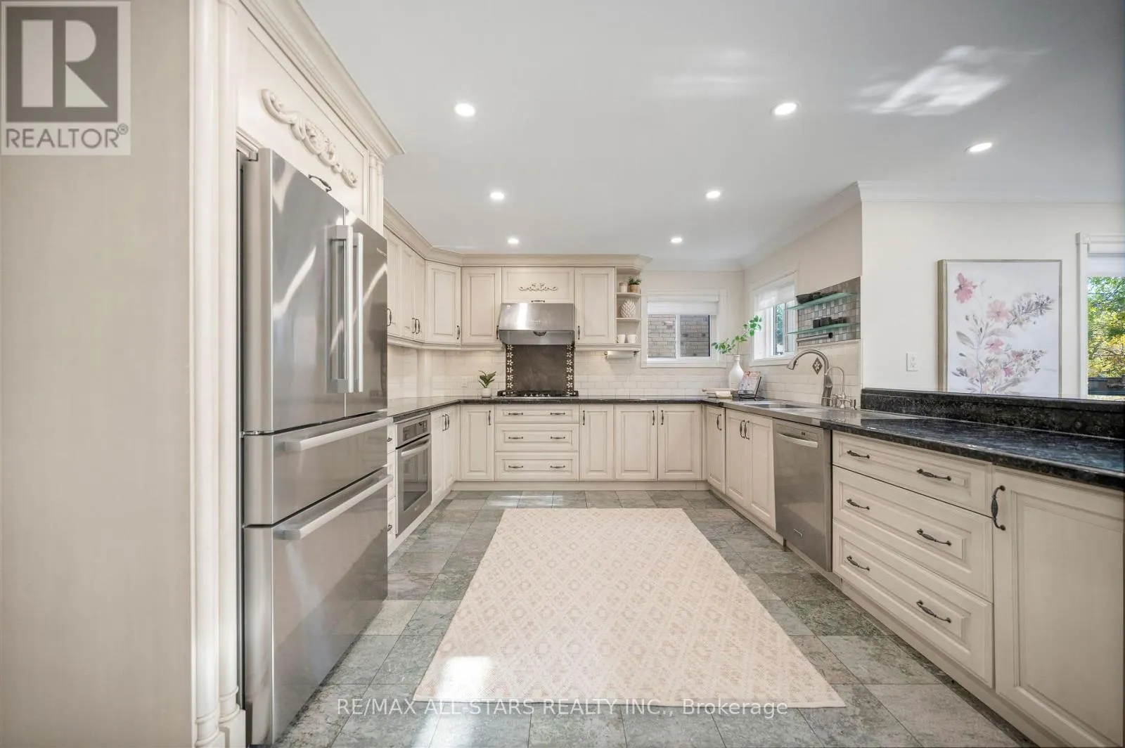23 CHARRINGTON CRESCENT