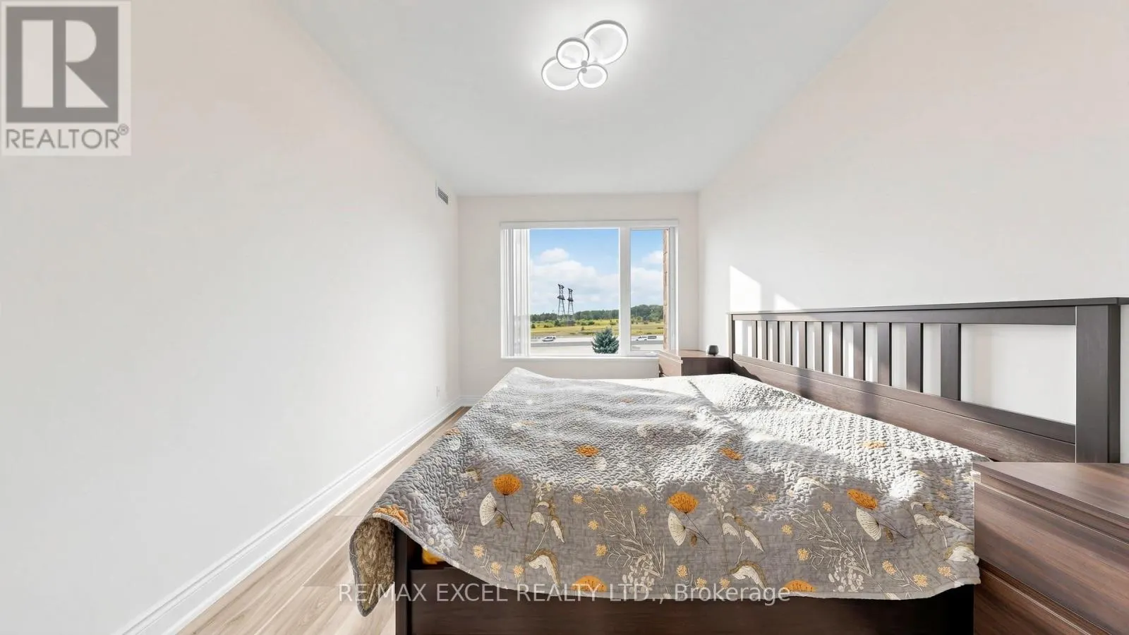312 - 325 SOUTH PARK ROAD