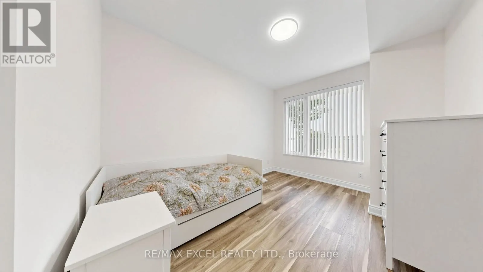 312 - 325 SOUTH PARK ROAD