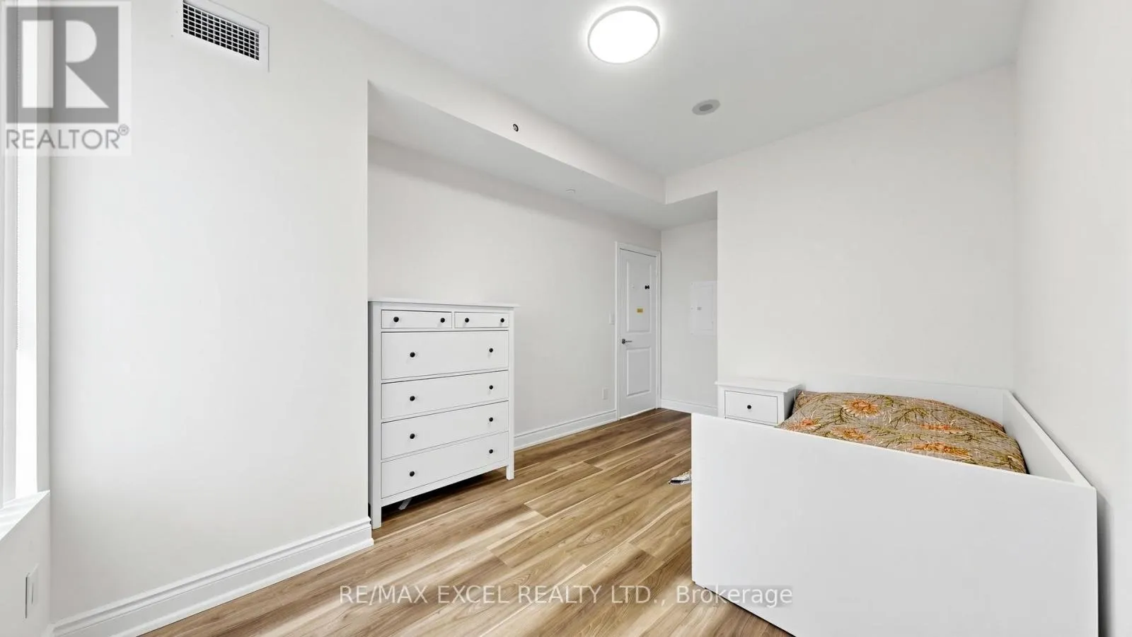 312 - 325 SOUTH PARK ROAD