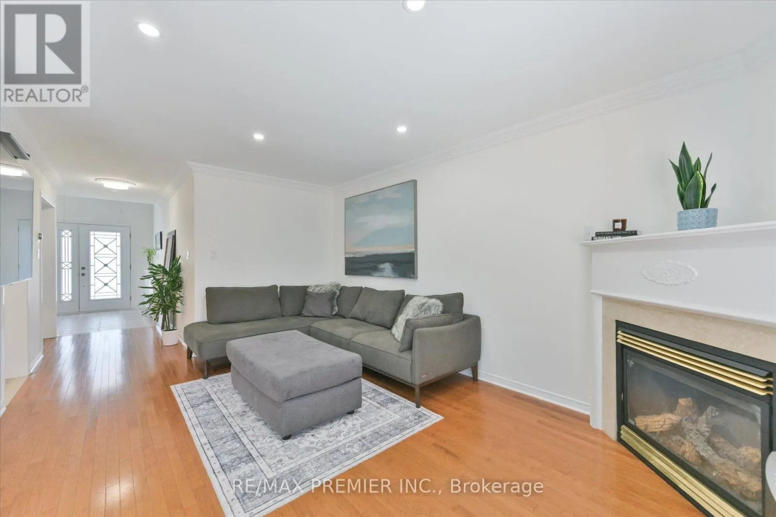 22 LUCERNE DRIVE