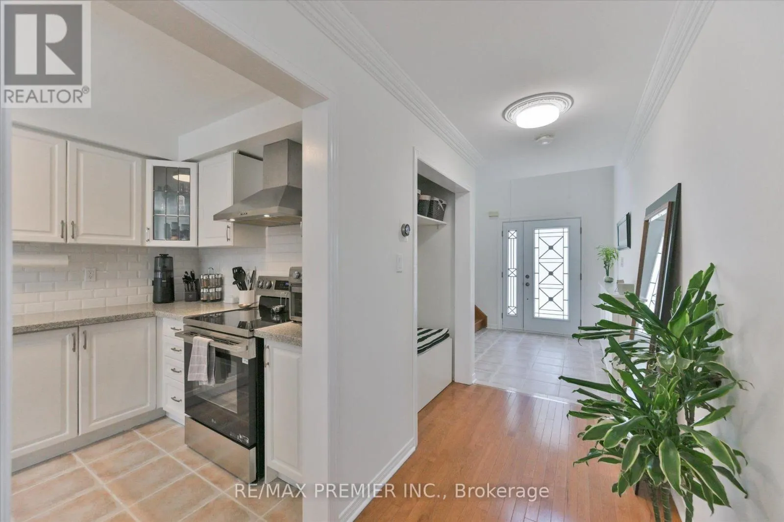 22 LUCERNE DRIVE