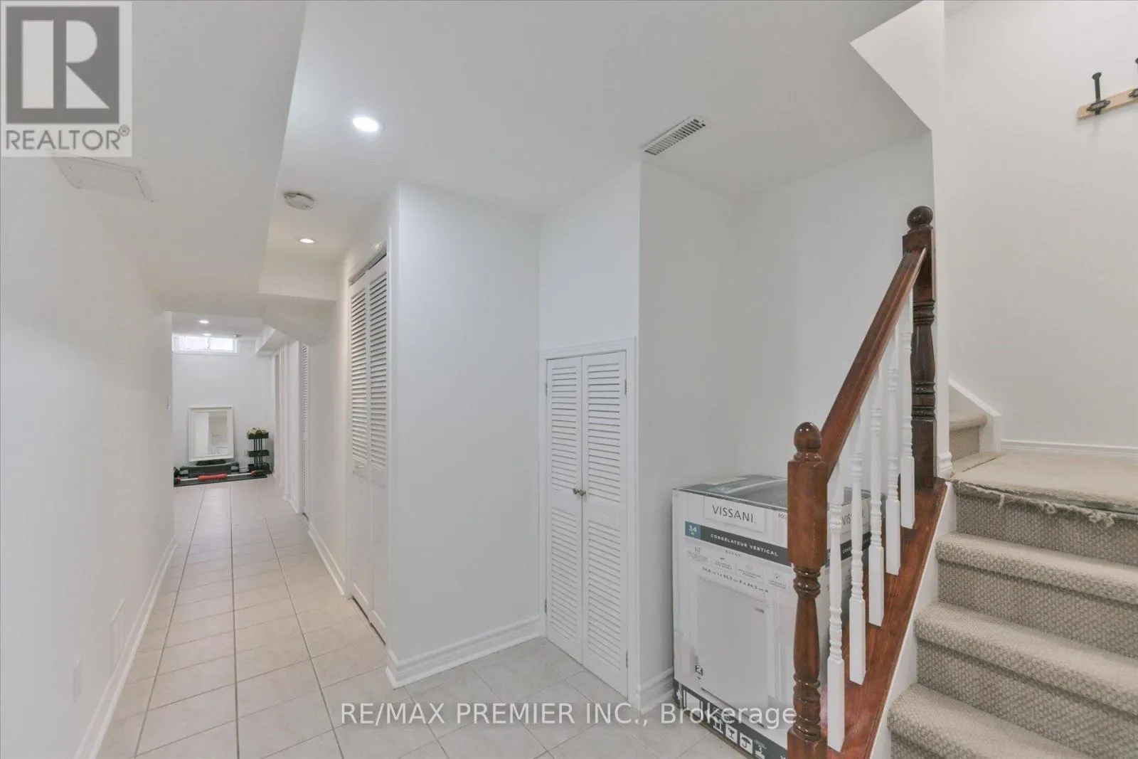 22 LUCERNE DRIVE