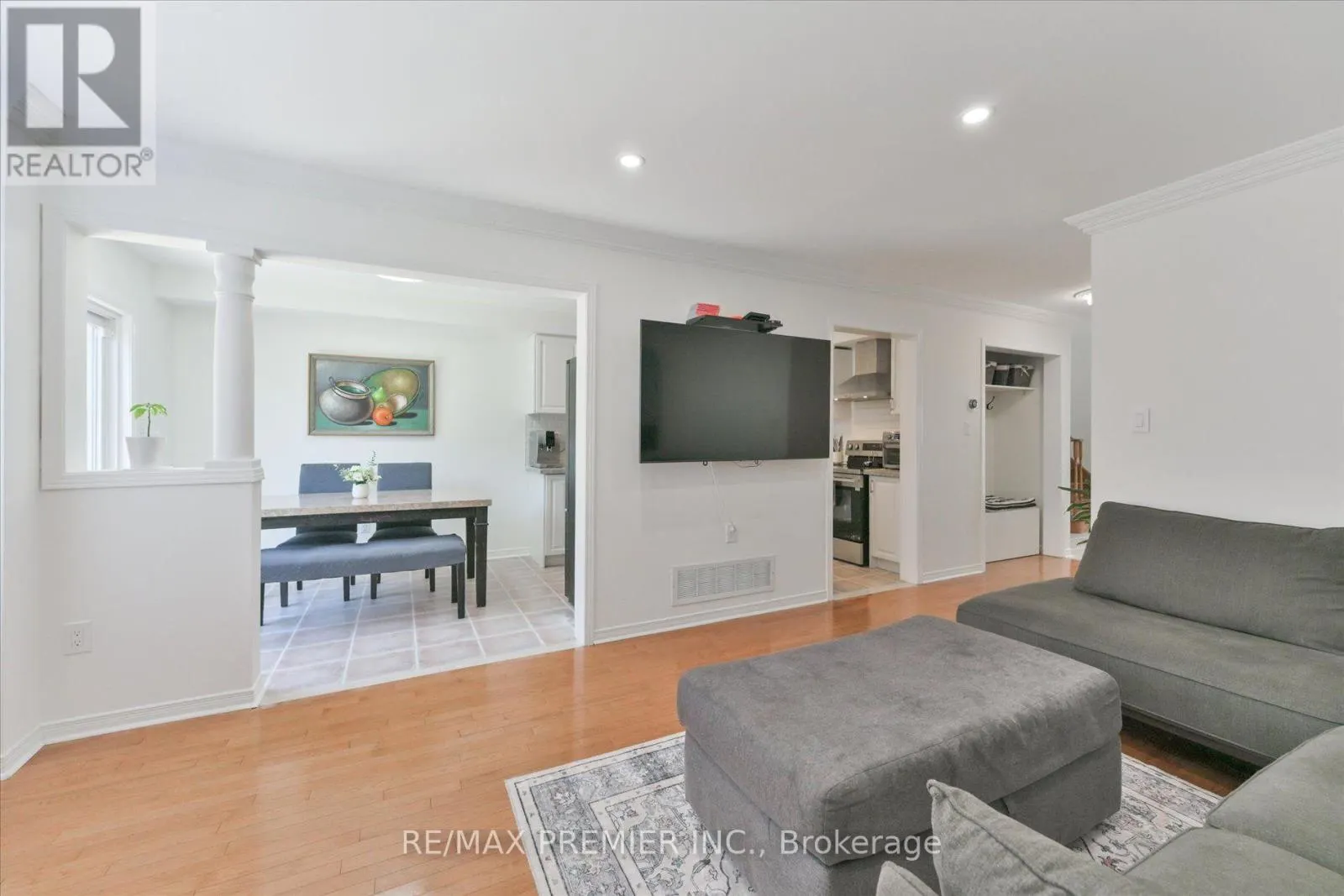 22 LUCERNE DRIVE