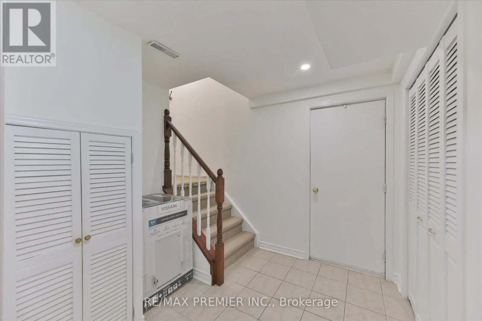 22 LUCERNE DRIVE