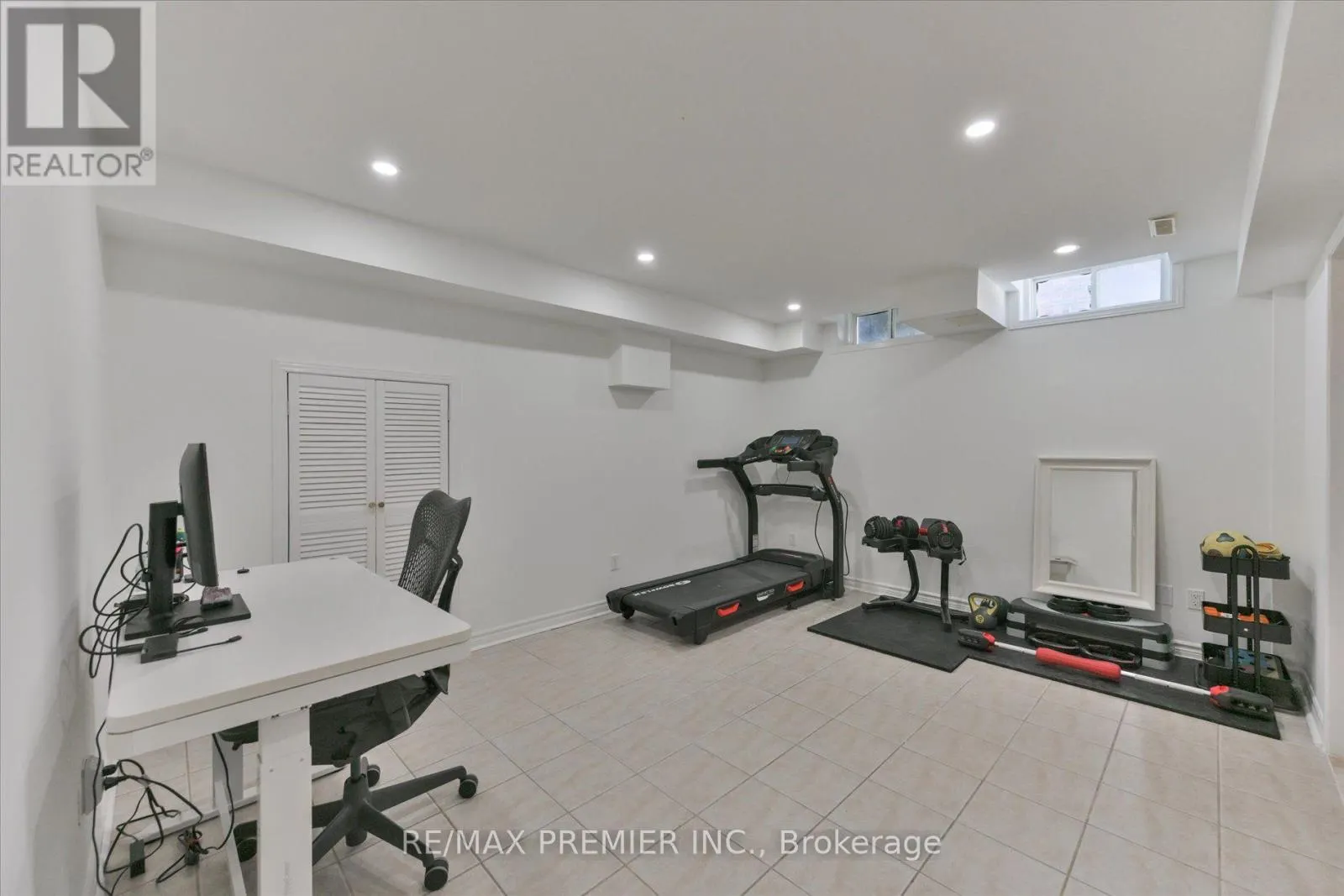 22 LUCERNE DRIVE