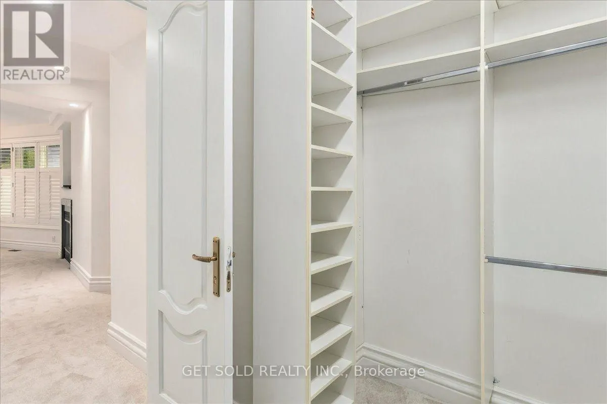 76 SILVER FOX PLACE