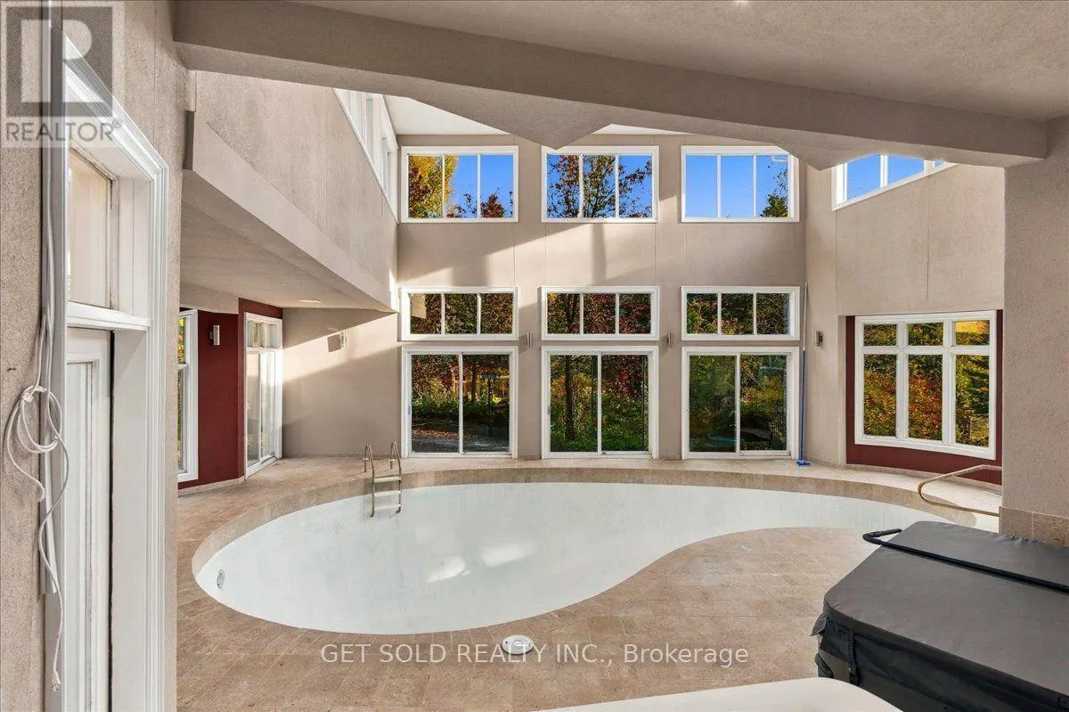 76 SILVER FOX PLACE
