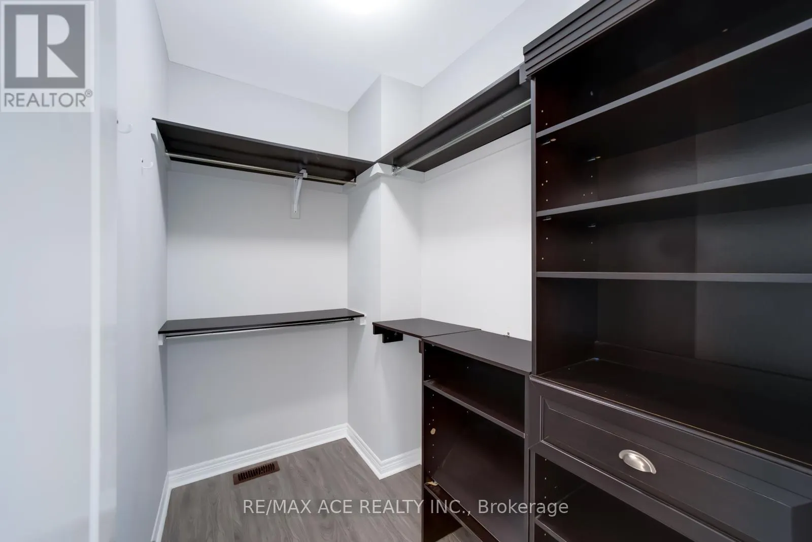 15 BELL AVENUE