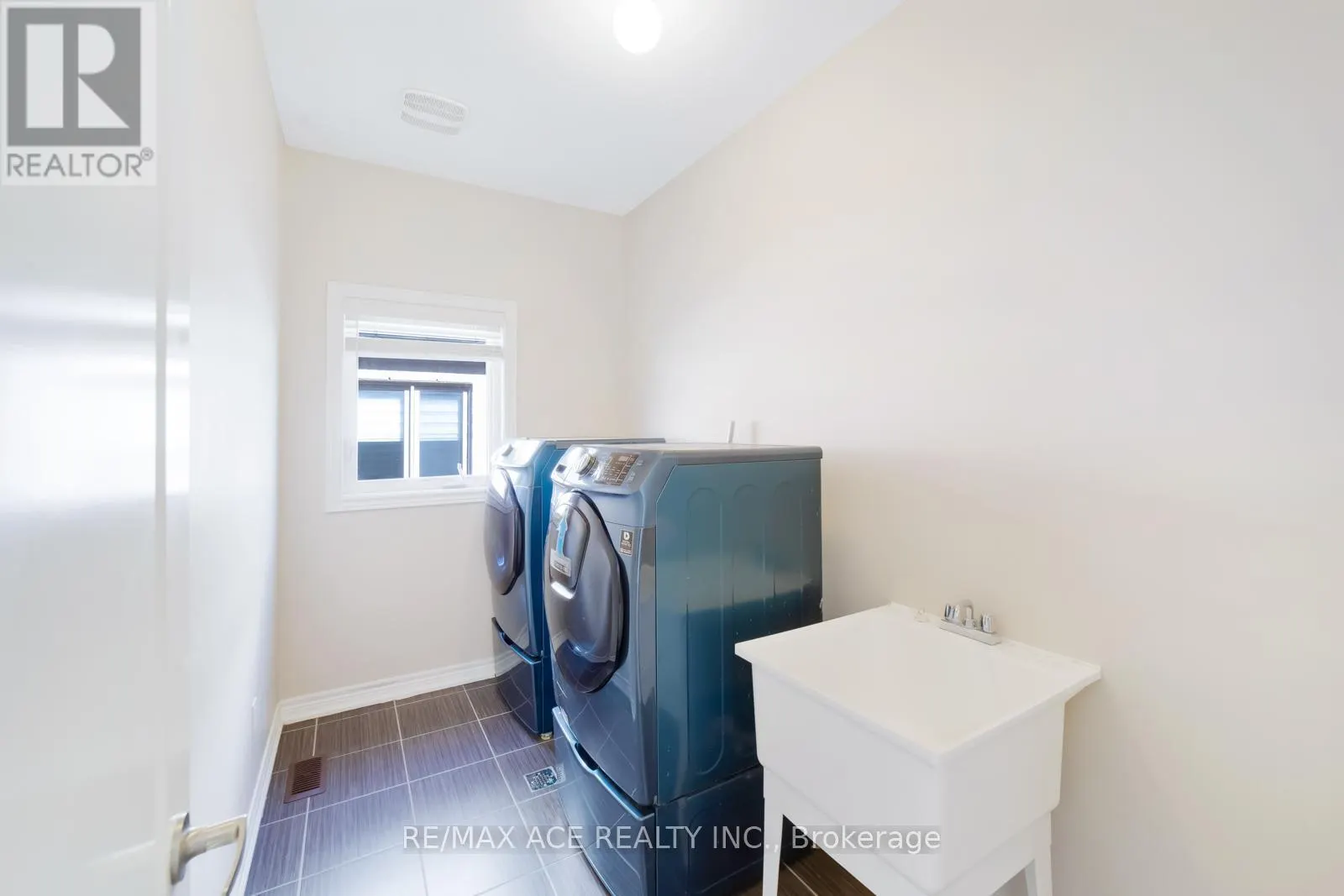 15 BELL AVENUE