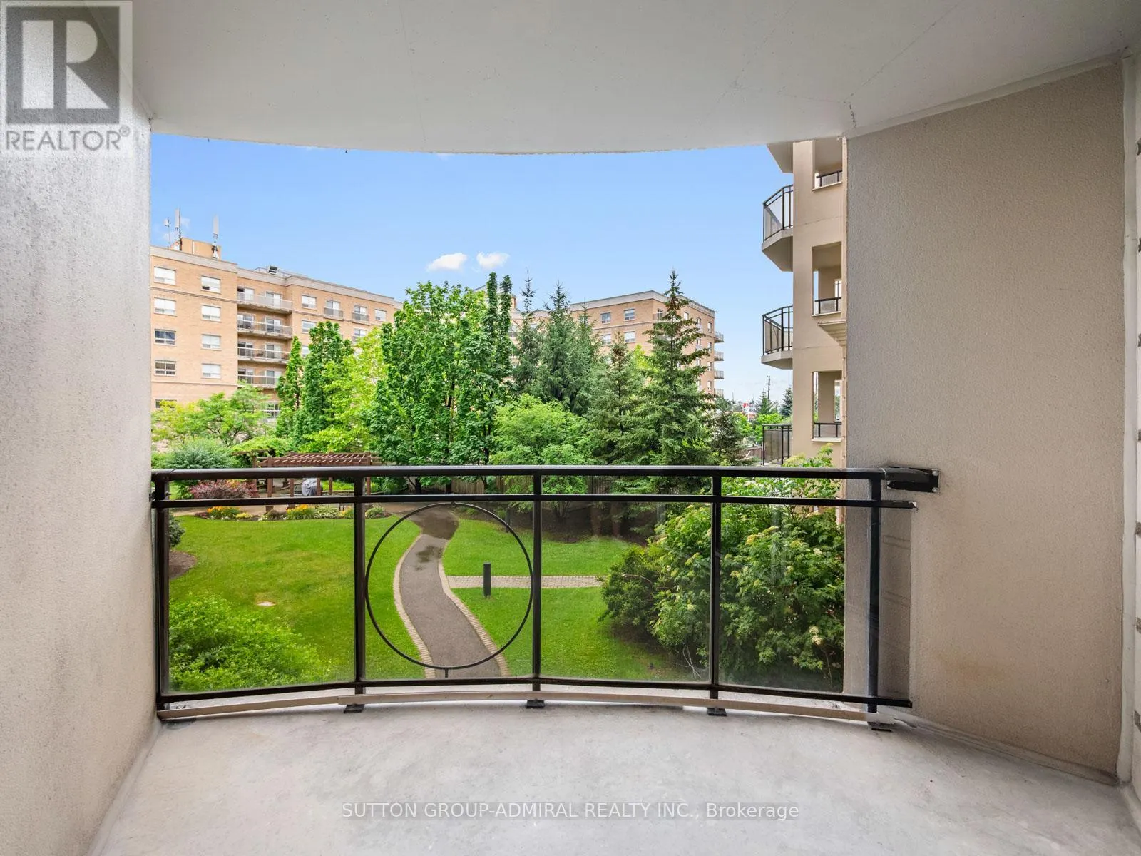215 - 1 MAISON PARC COURT