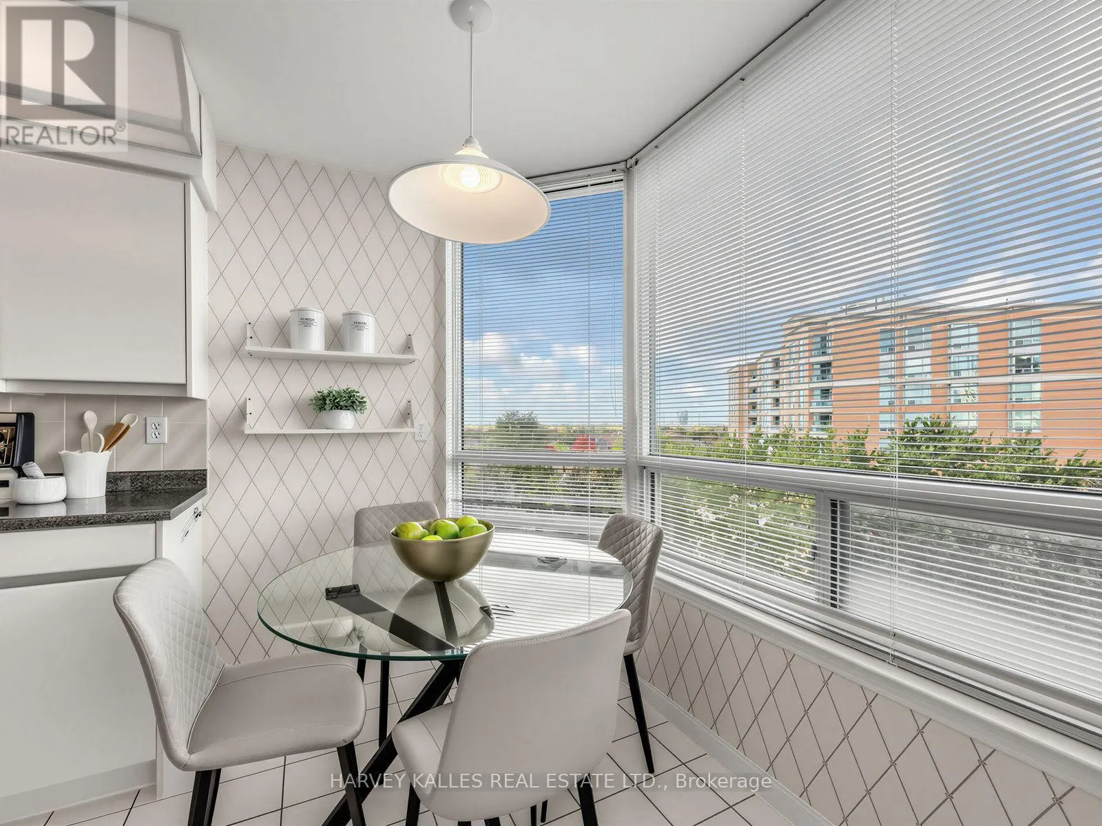 707 - 120 PROMENADE CIRCLE