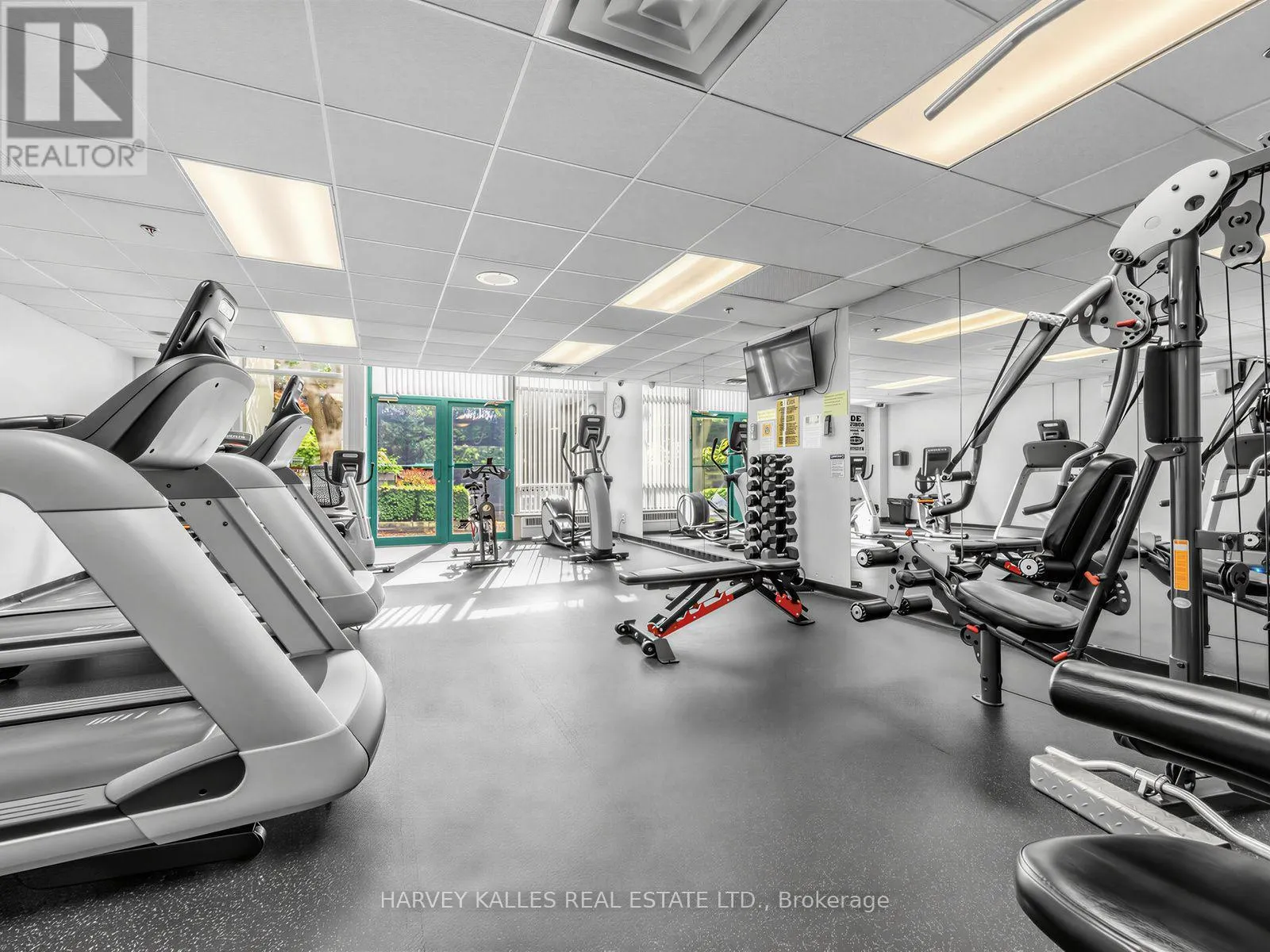 707 - 120 PROMENADE CIRCLE