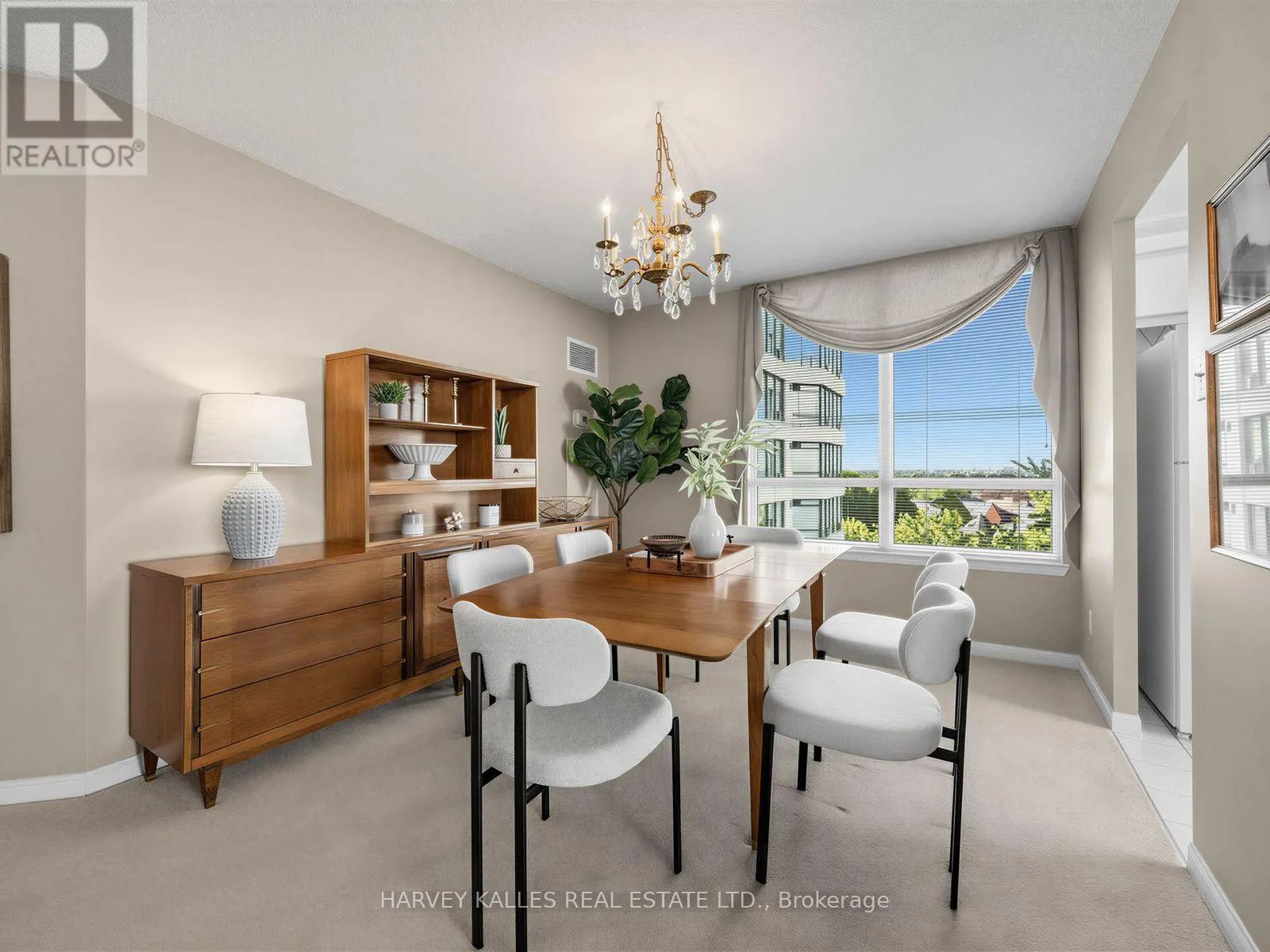 707 - 120 PROMENADE CIRCLE