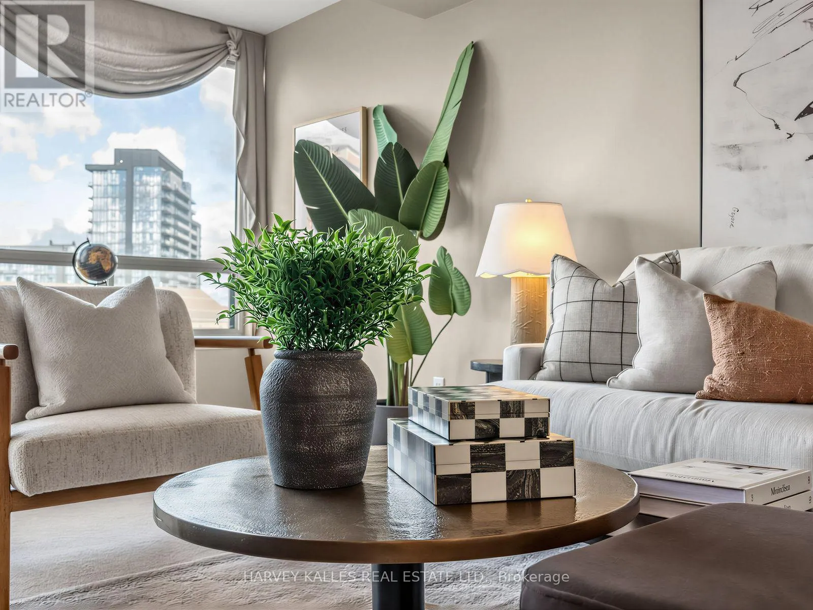 707 - 120 PROMENADE CIRCLE