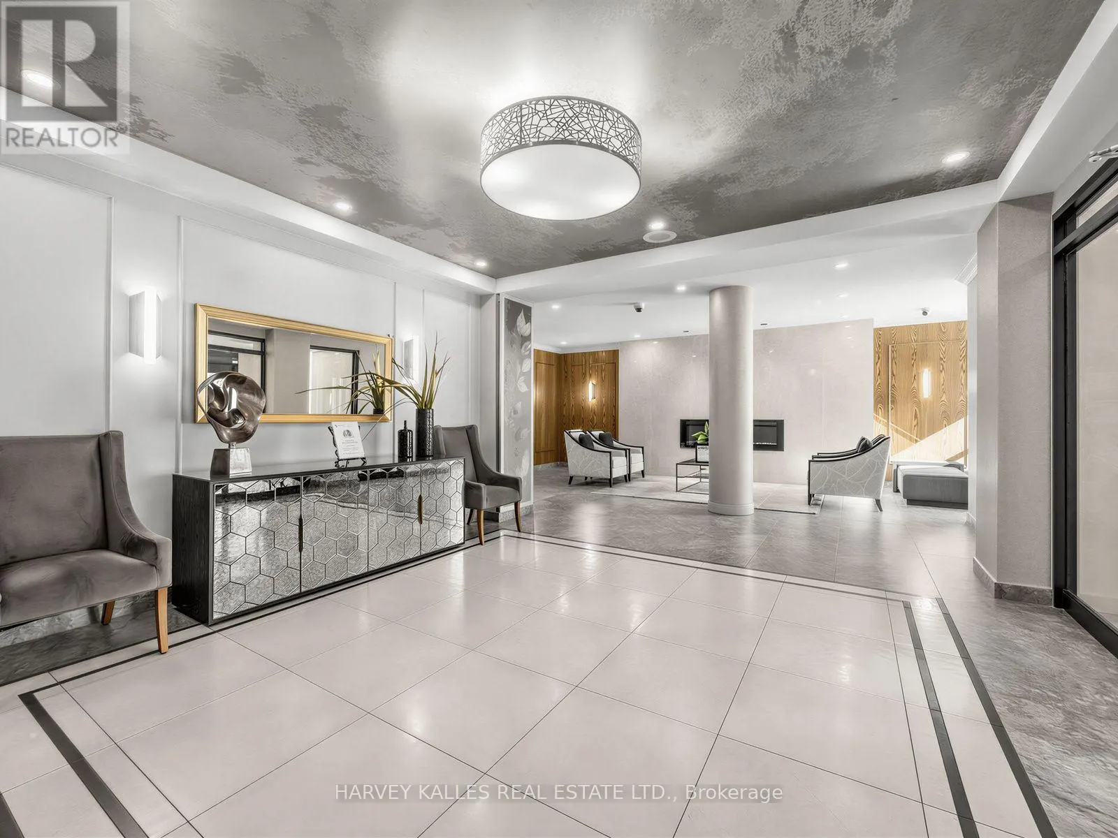 707 - 120 PROMENADE CIRCLE