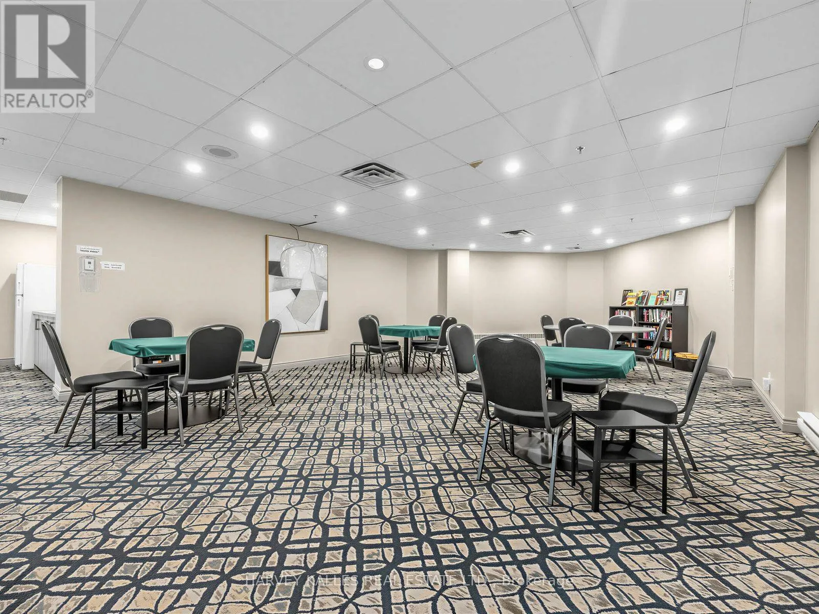 707 - 120 PROMENADE CIRCLE