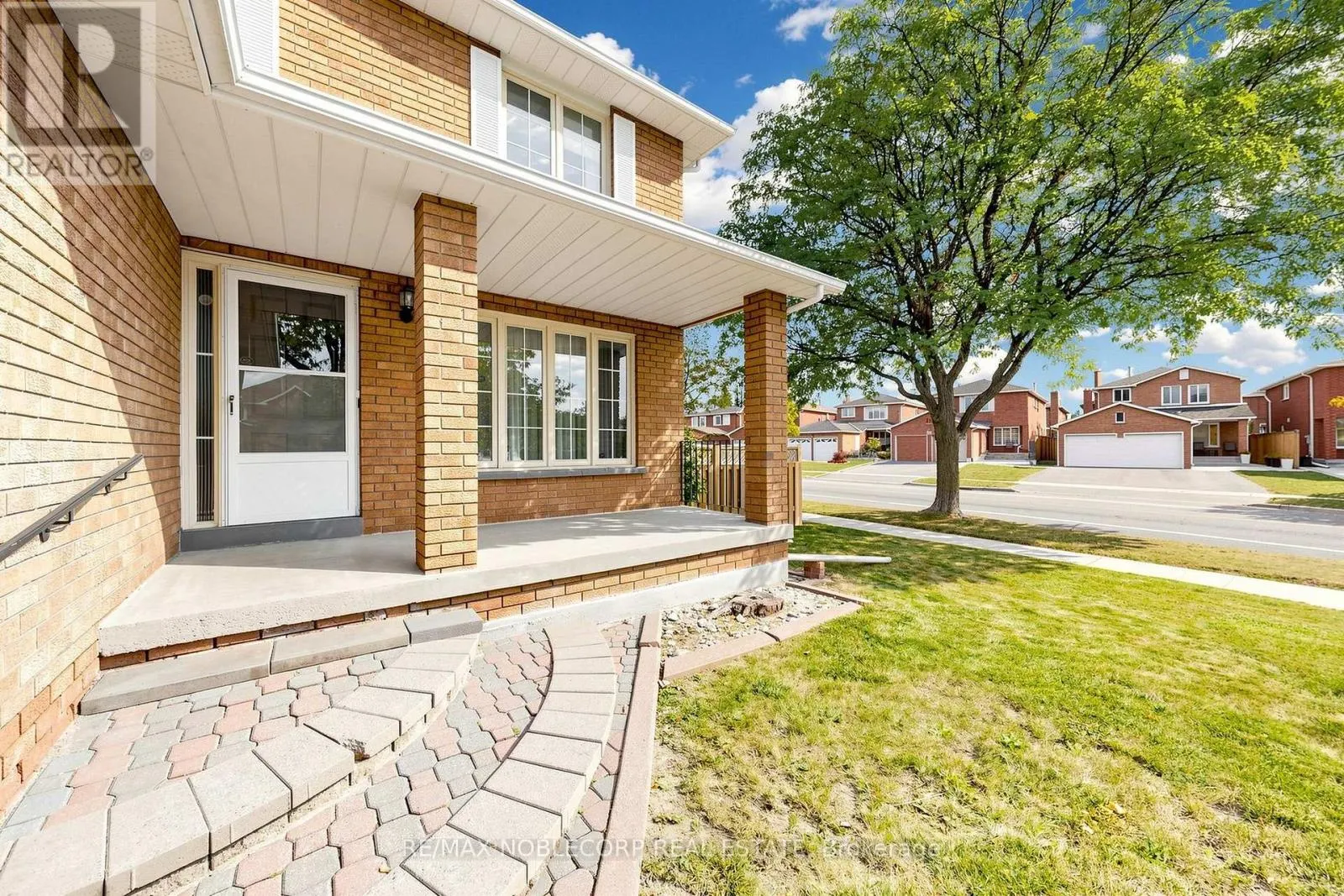 162 VENETIAN CRESCENT