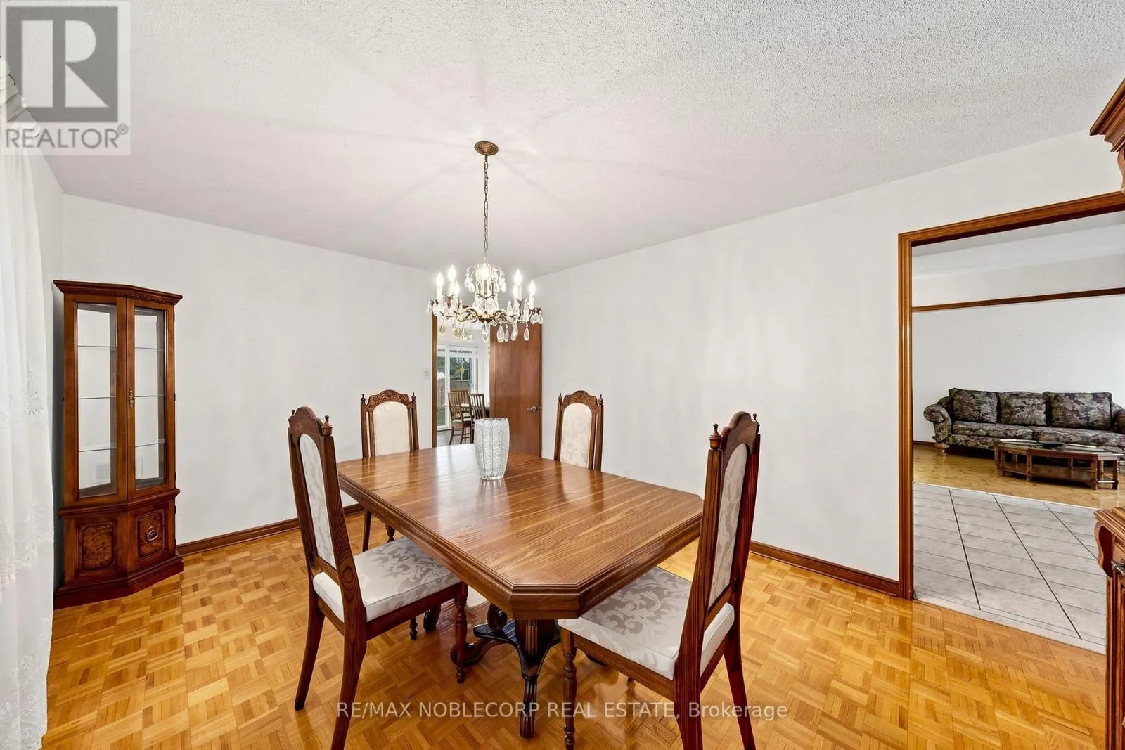 162 VENETIAN CRESCENT