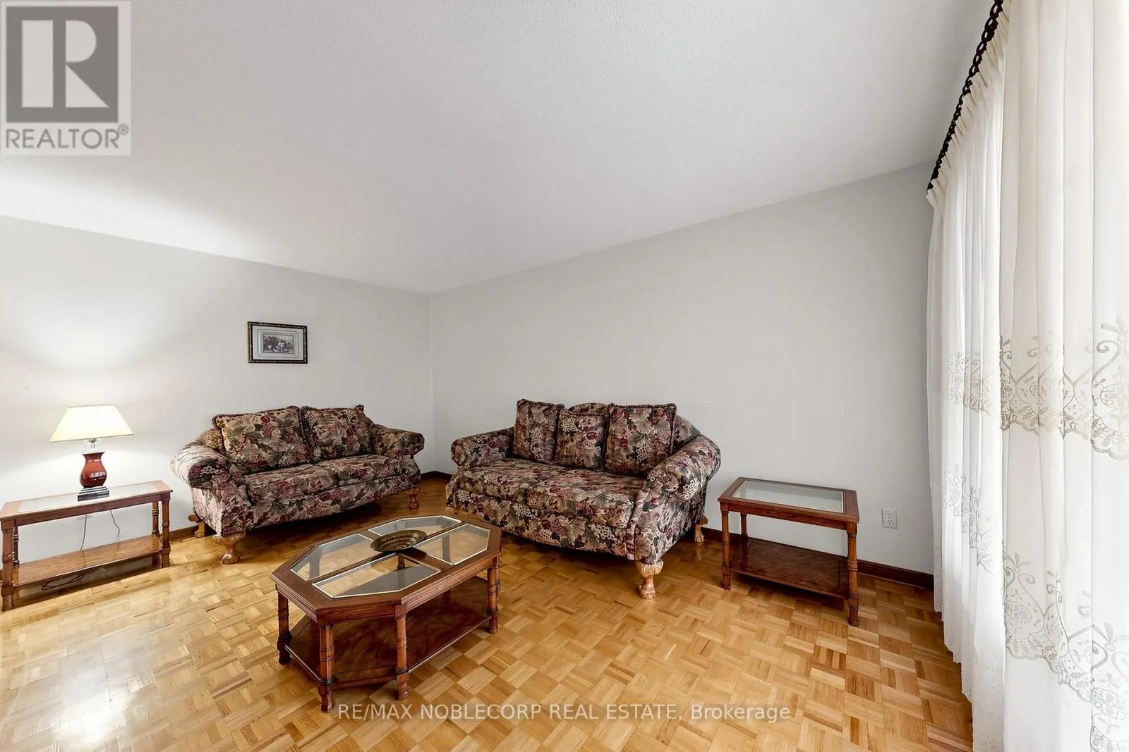 162 VENETIAN CRESCENT