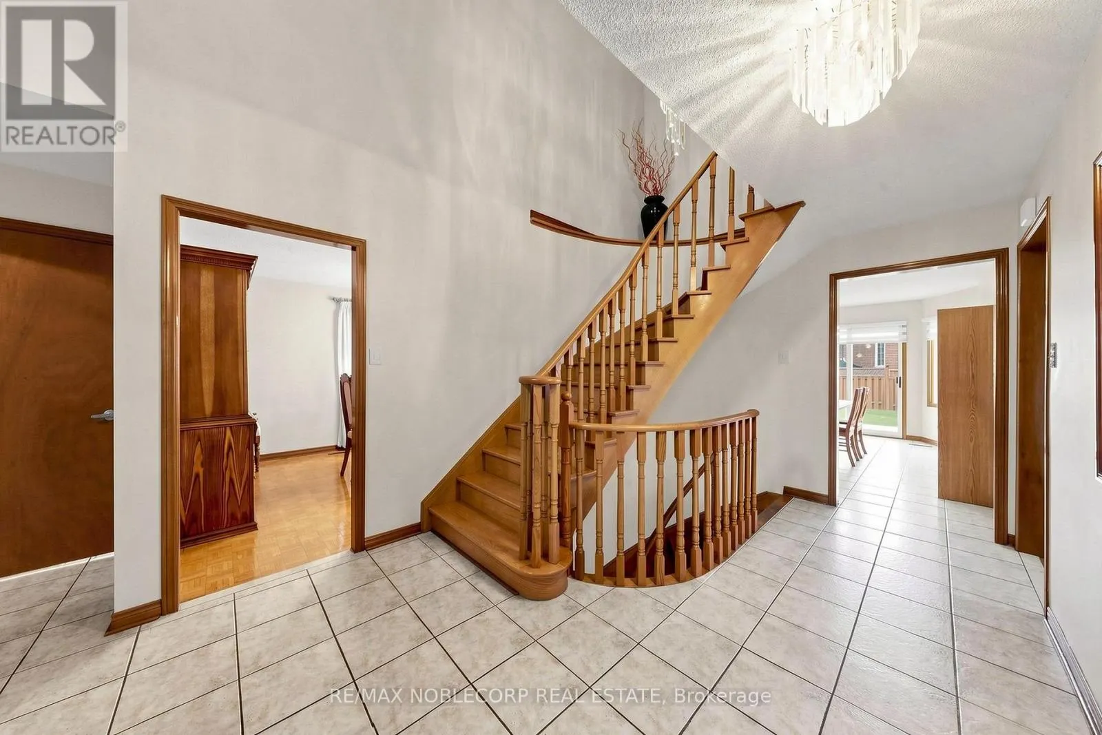 162 VENETIAN CRESCENT