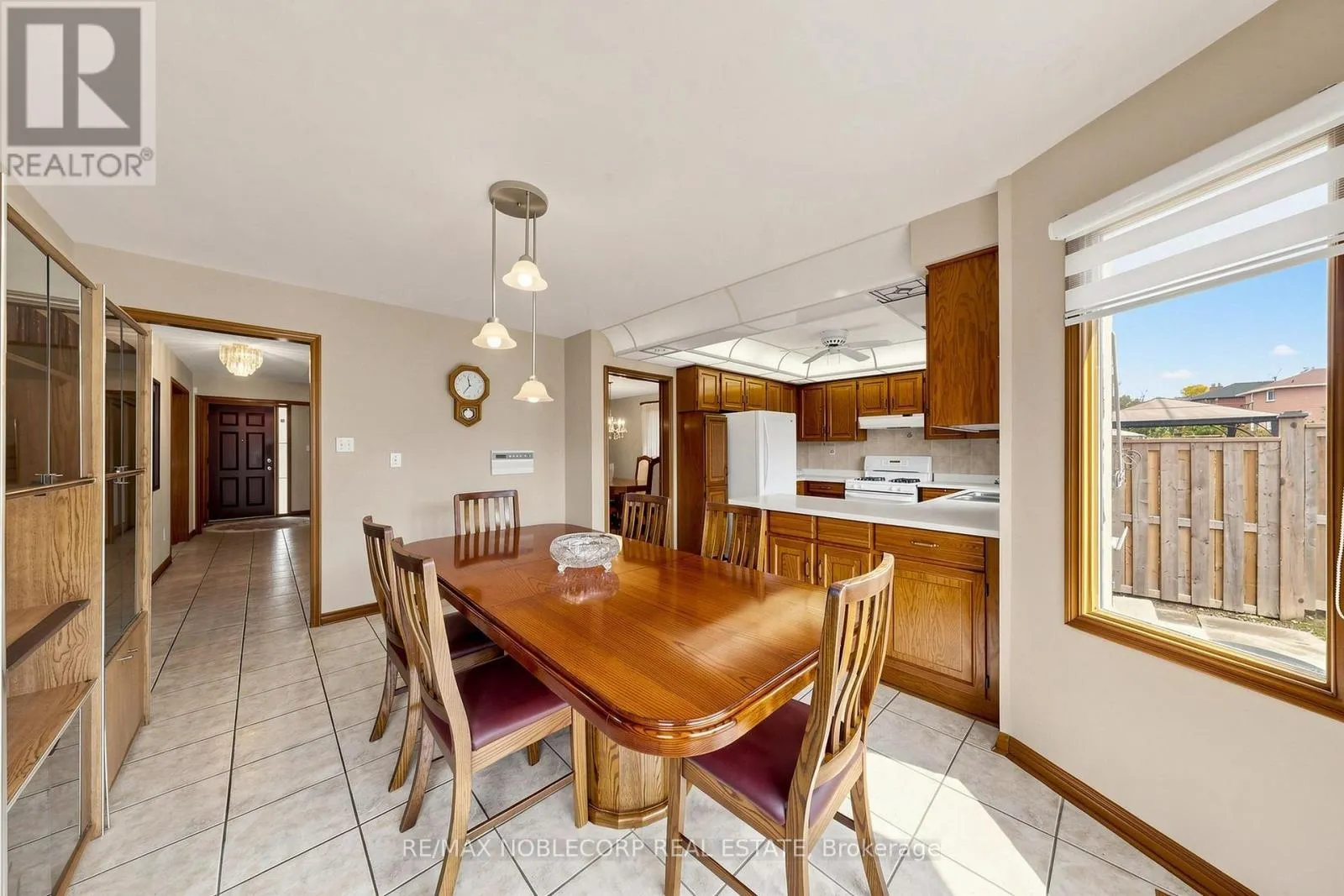 162 VENETIAN CRESCENT