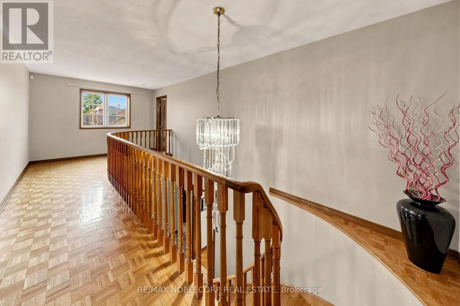 162 VENETIAN CRESCENT