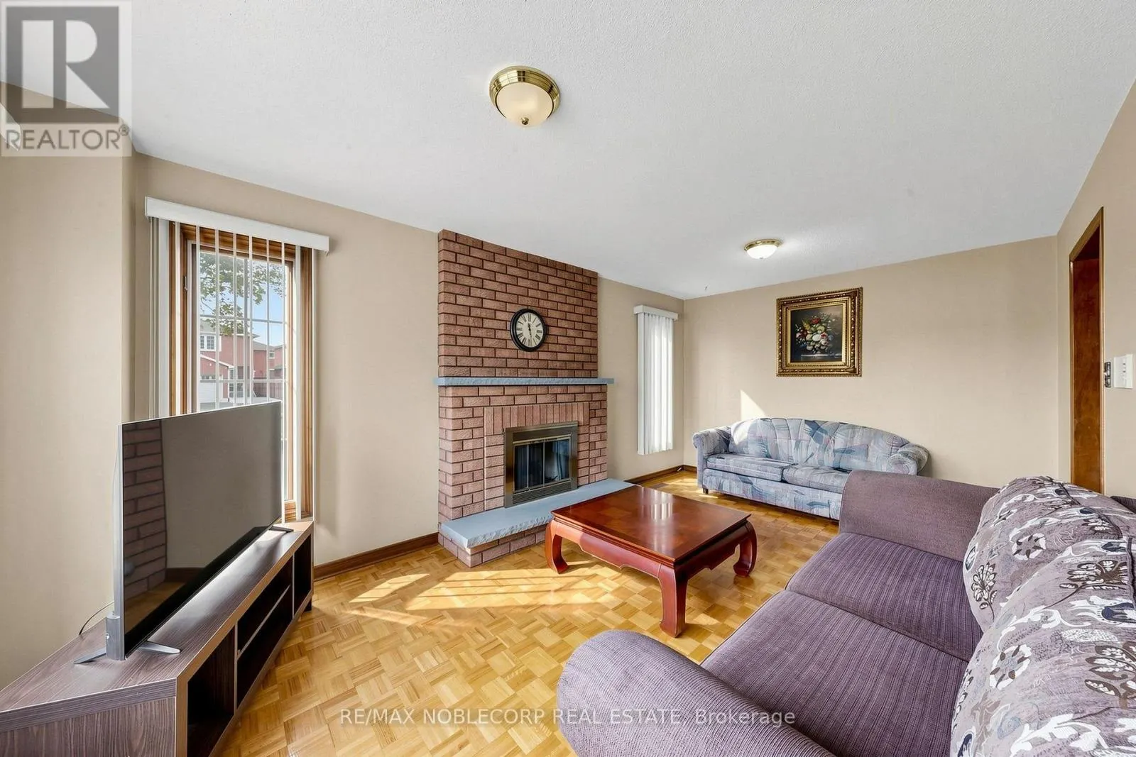 162 VENETIAN CRESCENT