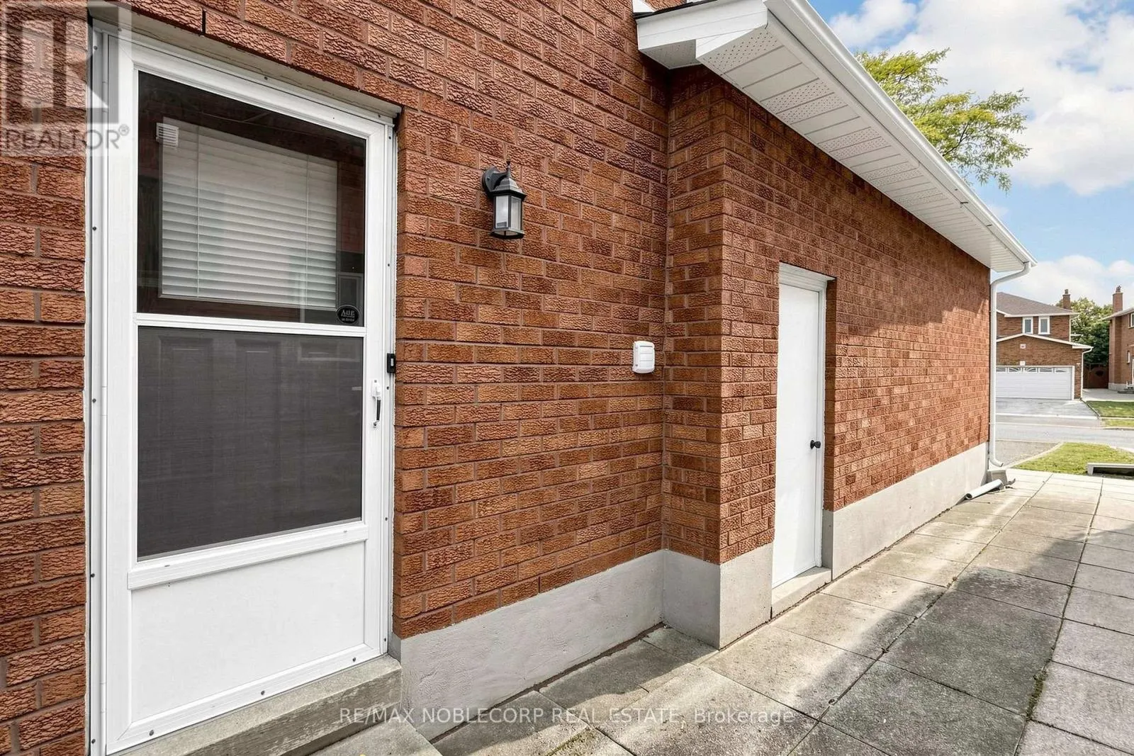 162 VENETIAN CRESCENT