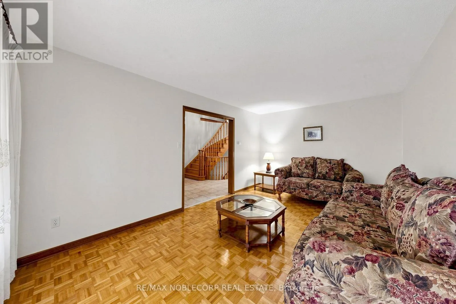 162 VENETIAN CRESCENT