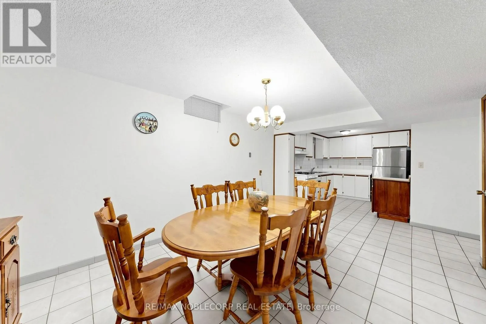 162 VENETIAN CRESCENT