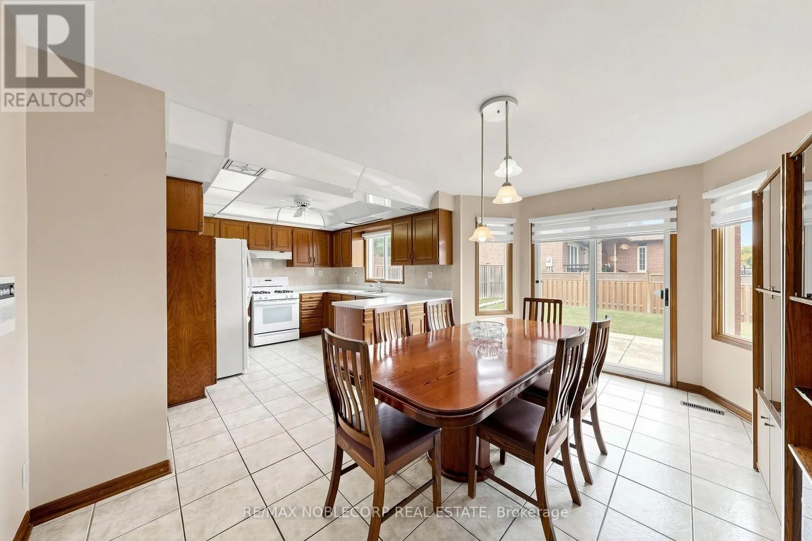 162 VENETIAN CRESCENT