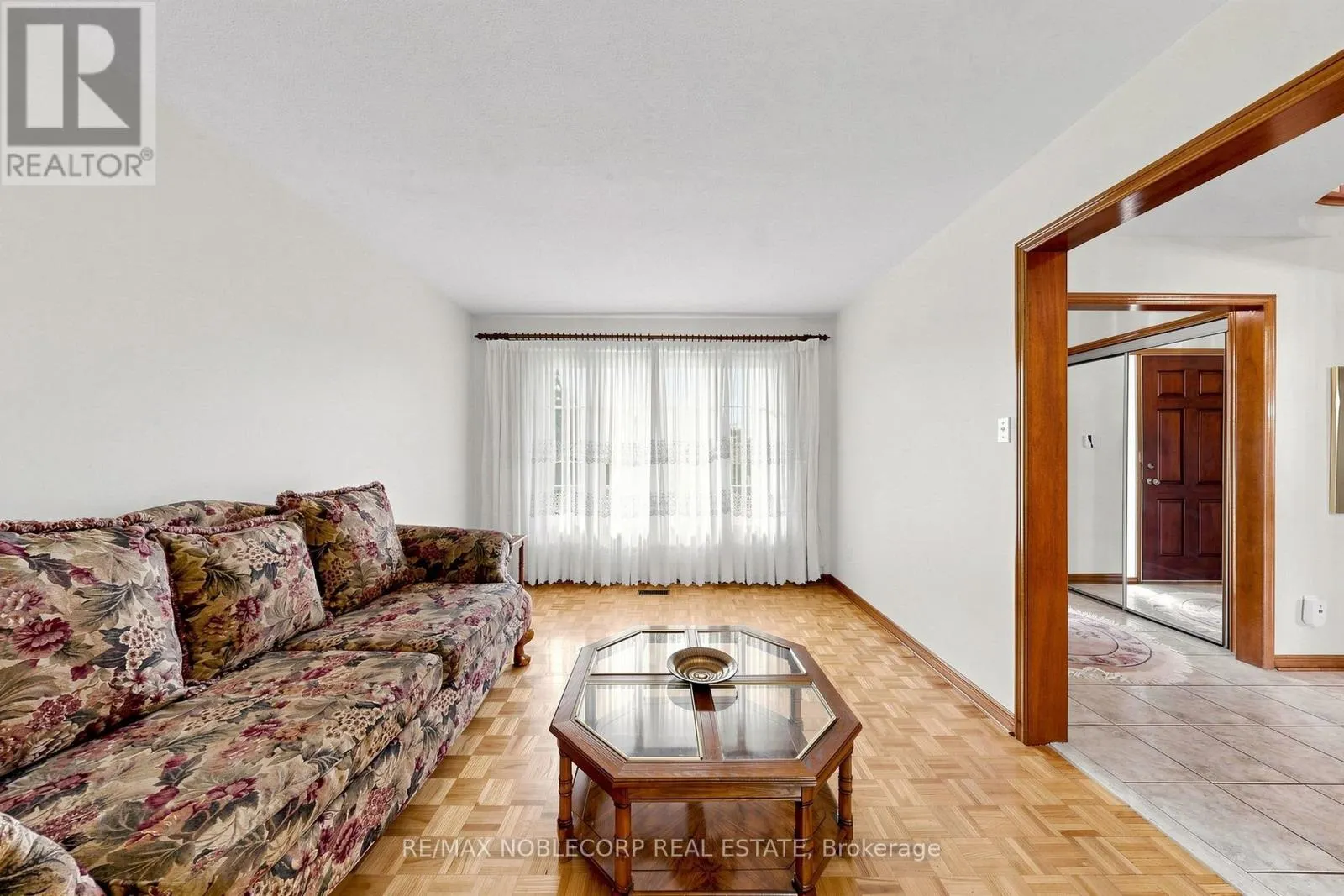 162 VENETIAN CRESCENT