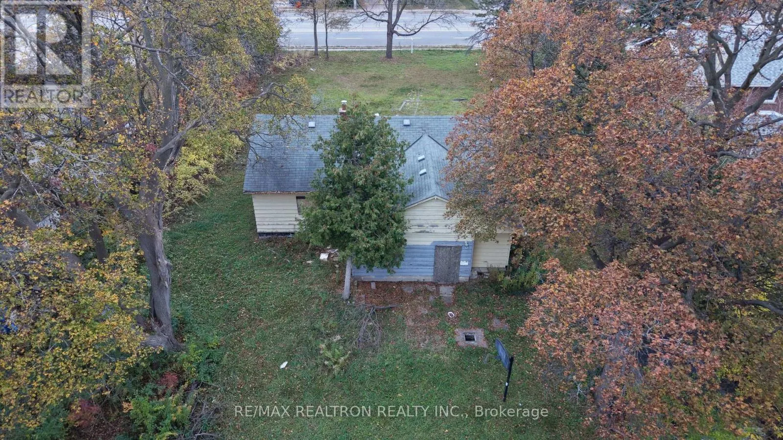 281 ELGIN MILLS ROAD W