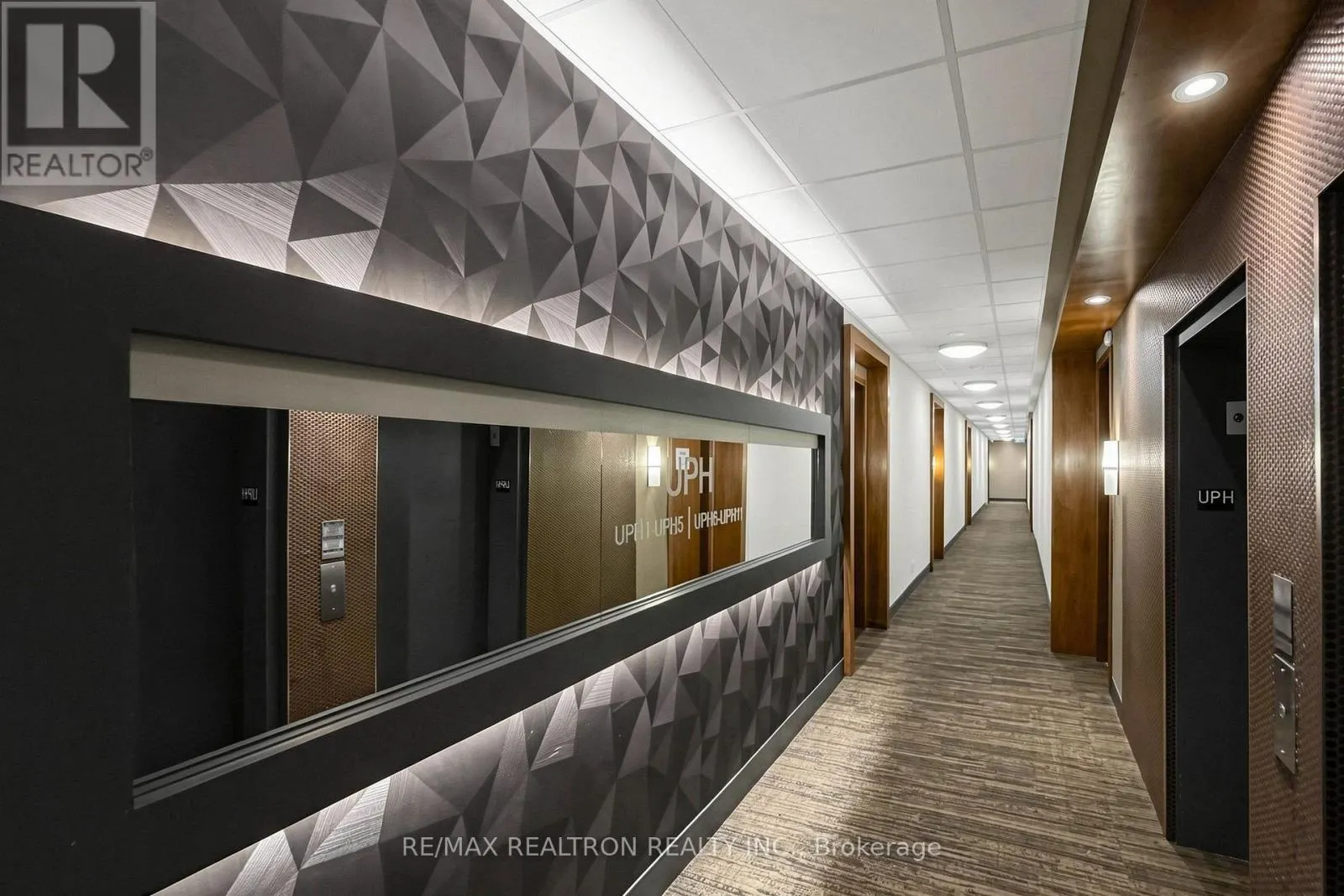UPH3 - 39 GALLERIA PARKWAY