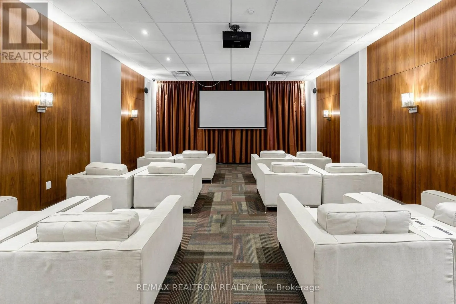 UPH3 - 39 GALLERIA PARKWAY