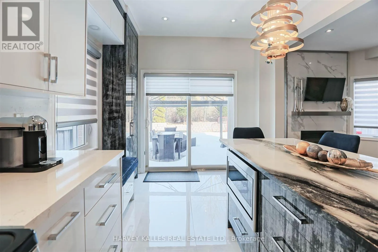 36 CANYON GATE CRESCENT