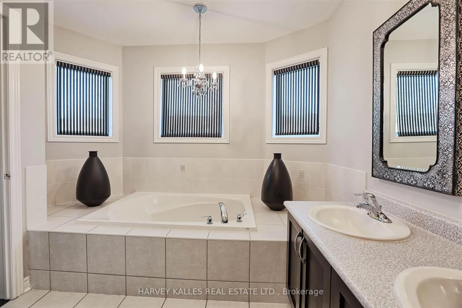 36 CANYON GATE CRESCENT