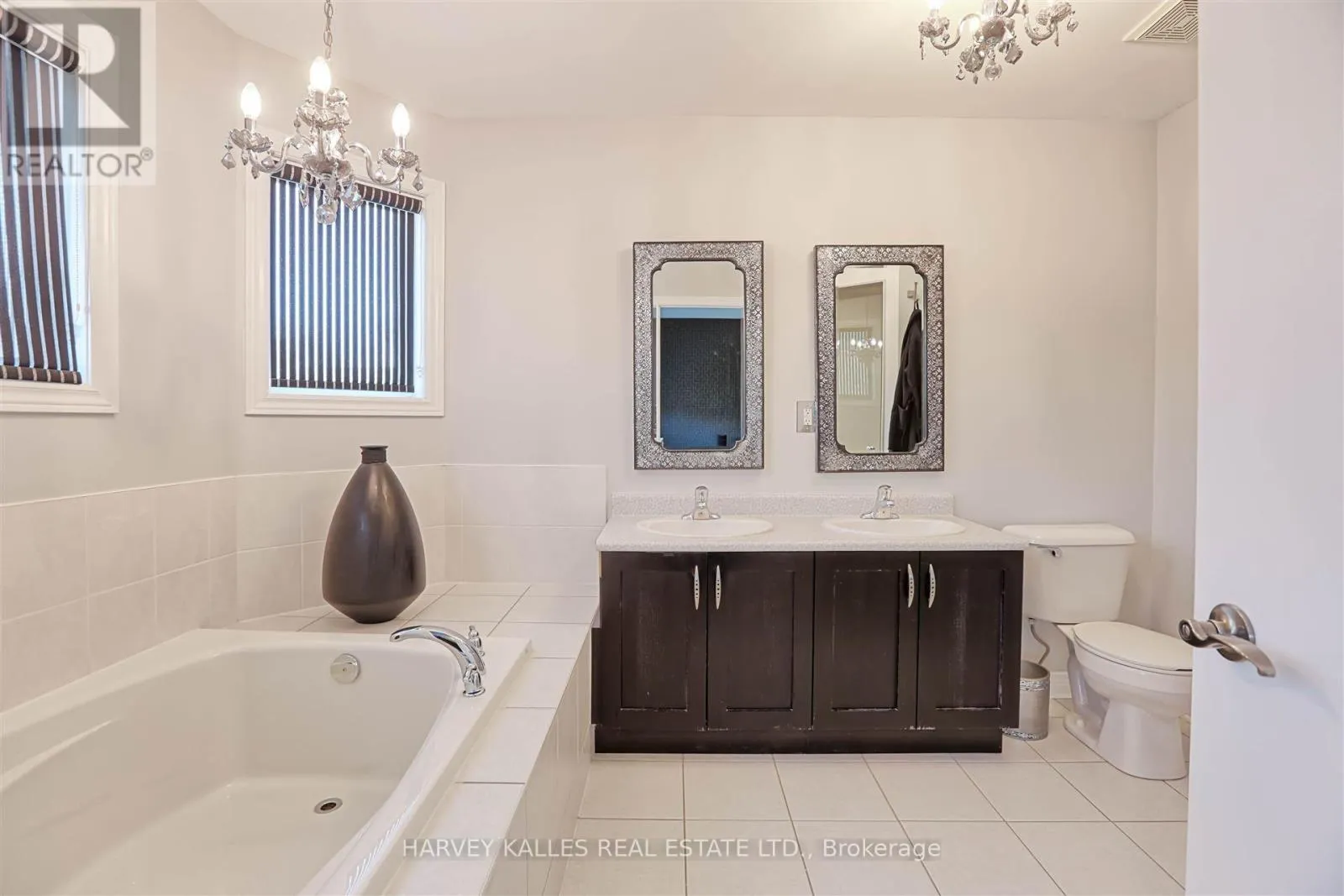 36 CANYON GATE CRESCENT